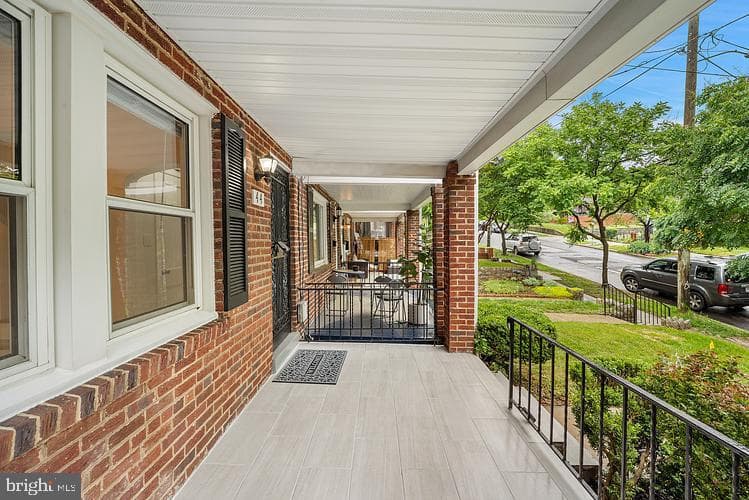 44 Crittenden Street NE photo 3
