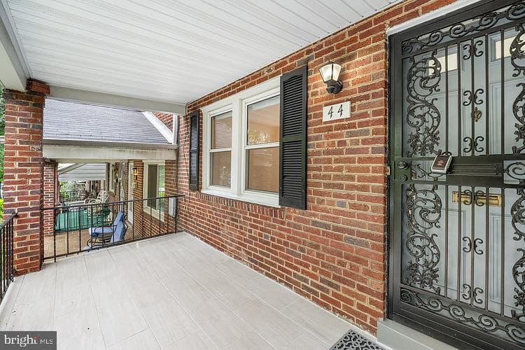 44 Crittenden Street NE photo 4