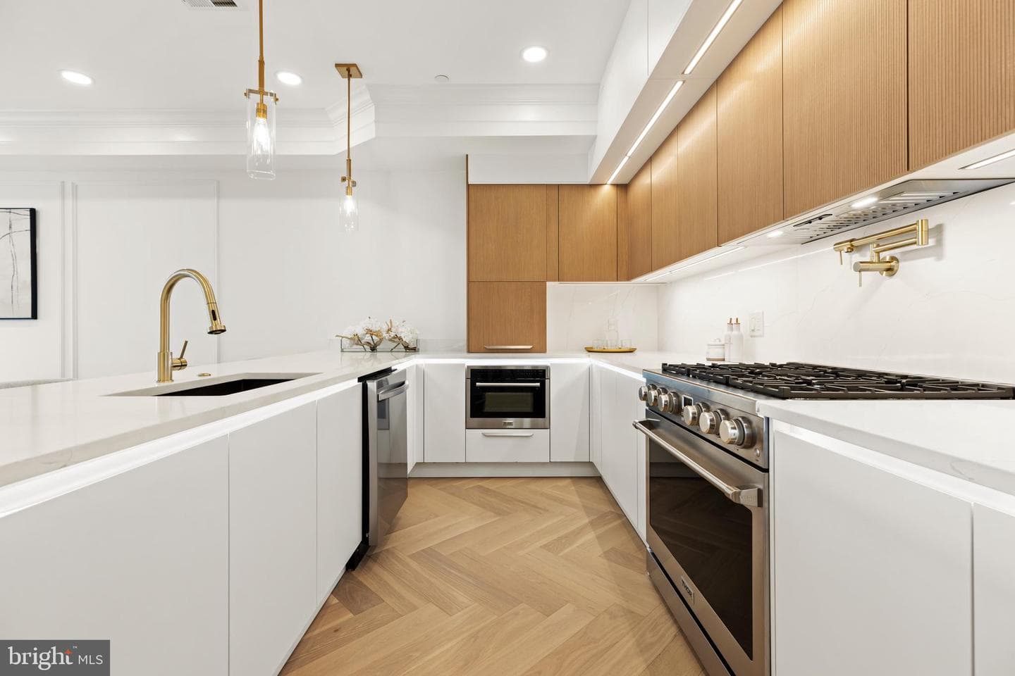 733 Euclid Street NW #303 photo 4