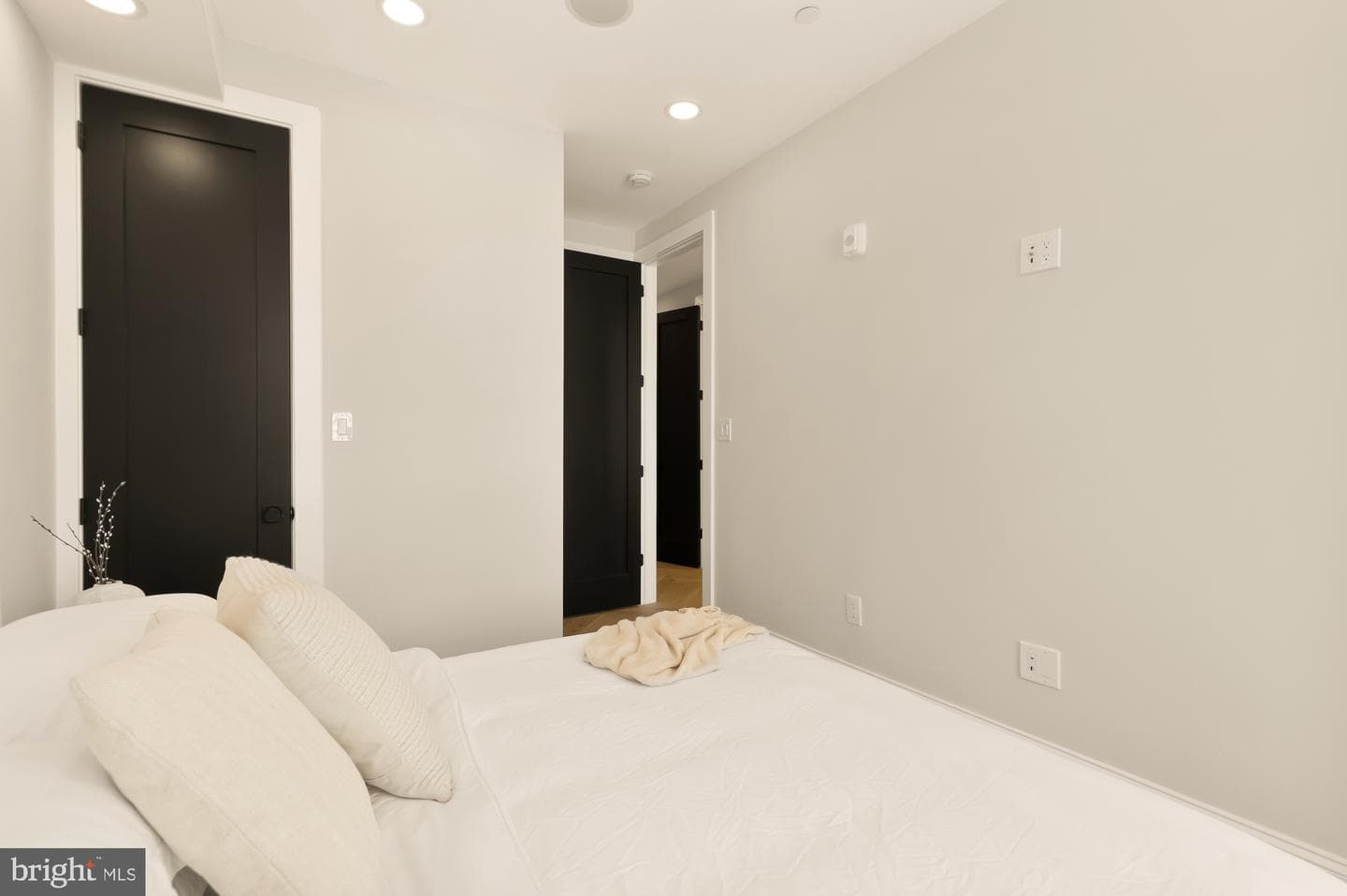 733 Euclid Street NW #303 photo 46
