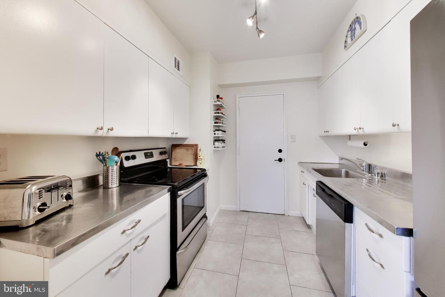 4301 Massachusetts Avenue NW #5014 photo 17