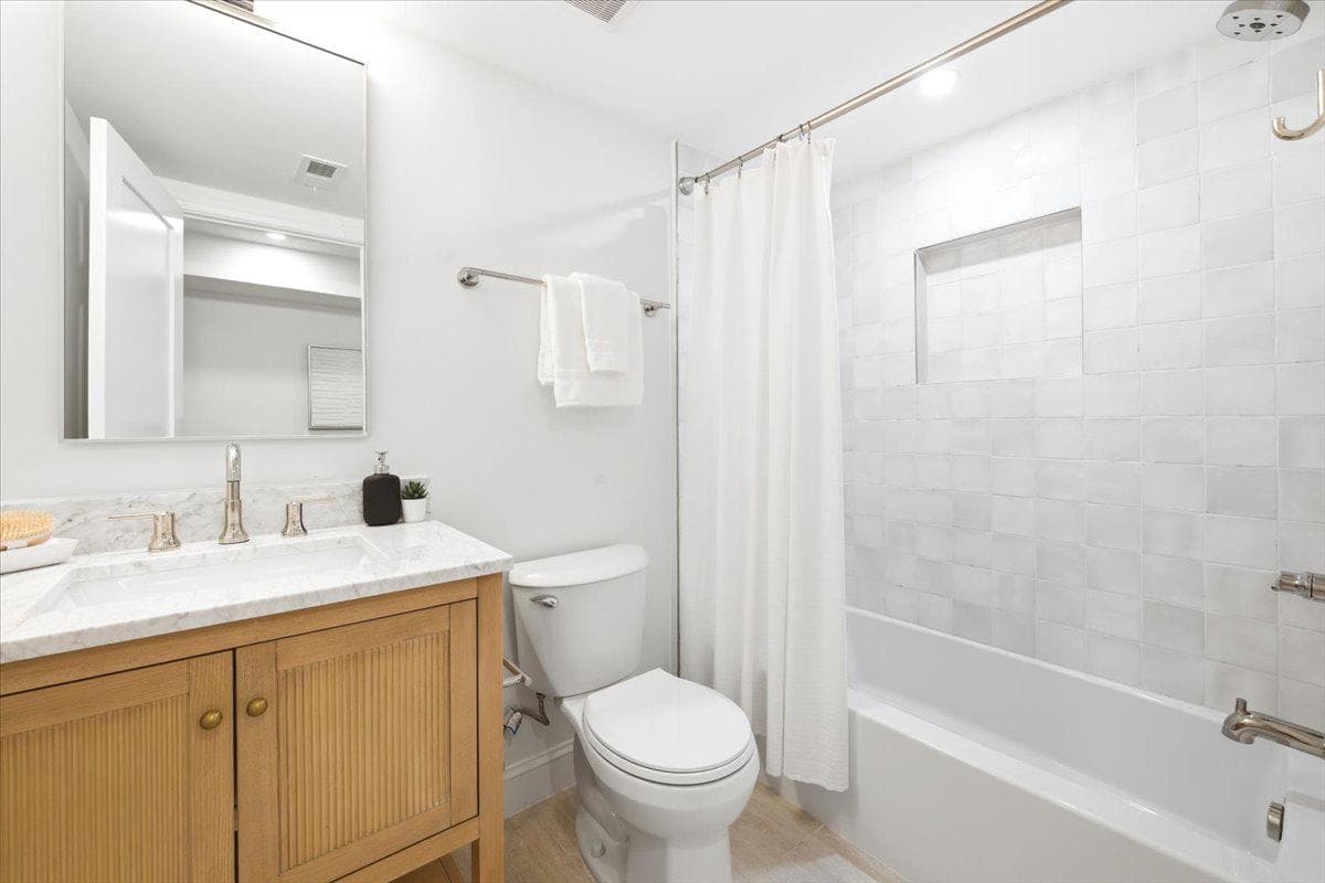 416 Oneida Place NW photo 34
