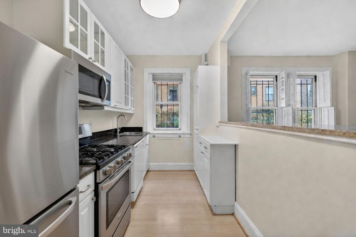 1954 Columbia Road NW #110 photo 6