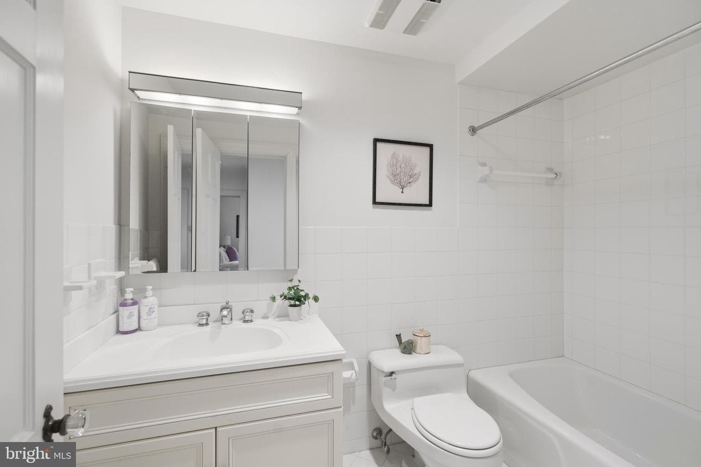 4505 Klingle Street NW photo 28