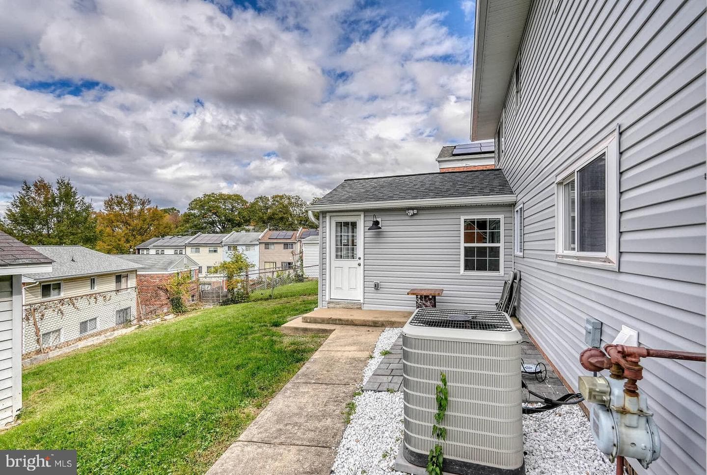 2425 Skyland Place SE photo 36