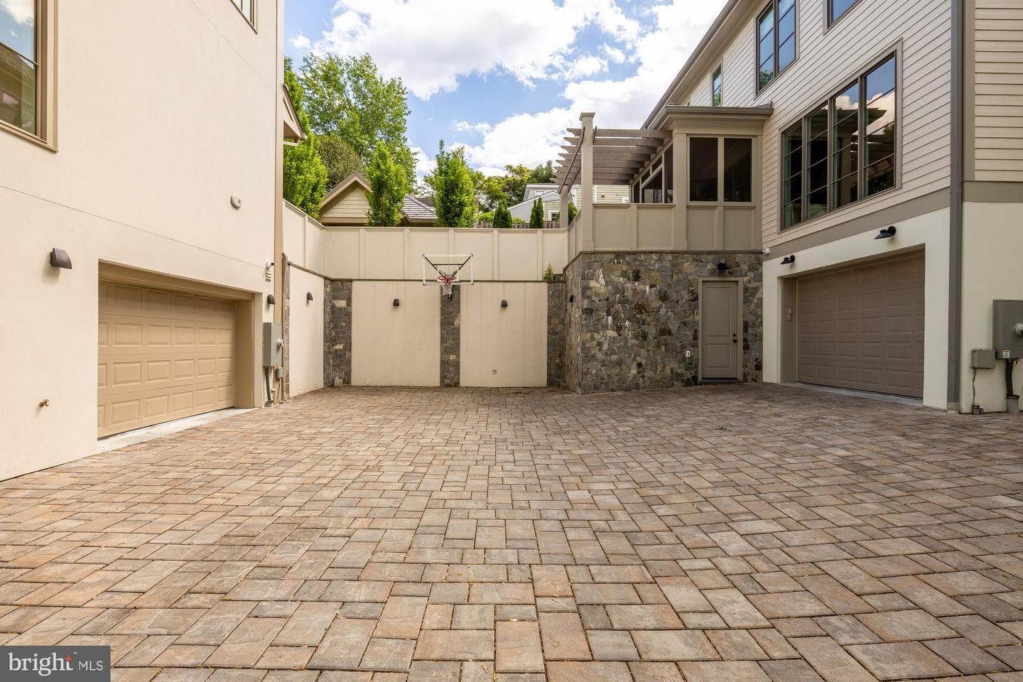 5537 Hawthorne Place NW photo 5