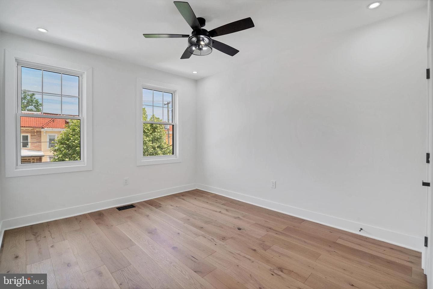 518 Randolph Street NW photo 27