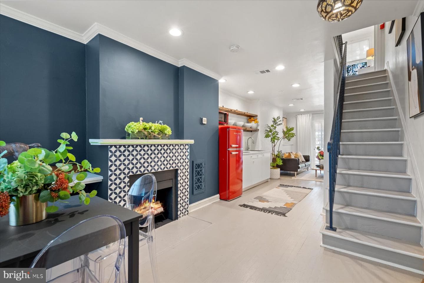 1062 Thomas Jefferson Street NW photo 3