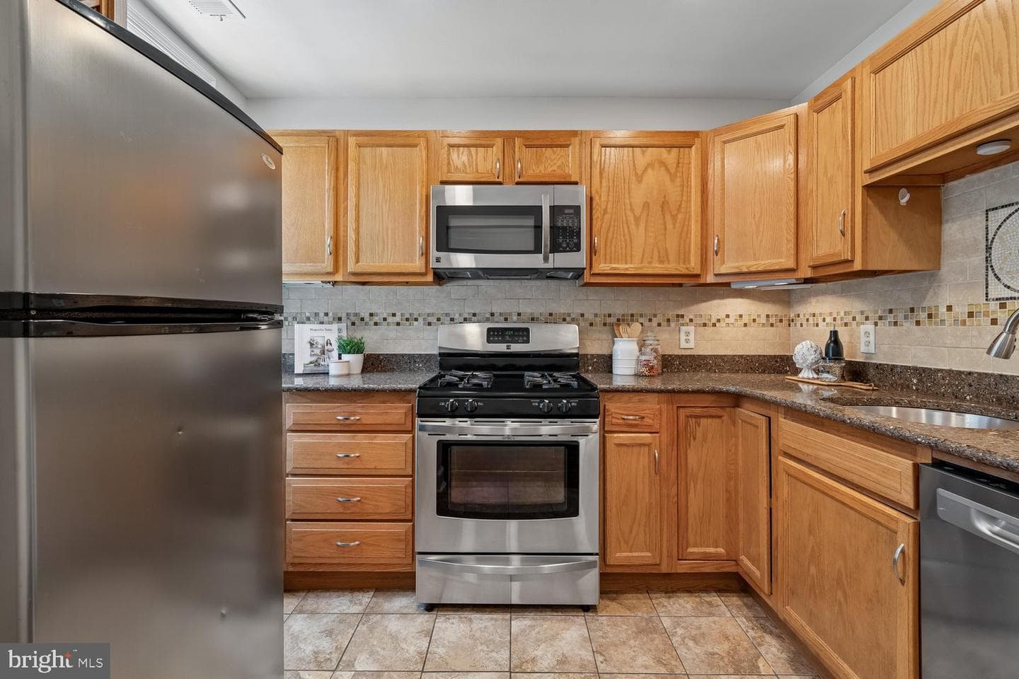 1652 Kramer Street NE photo 5
