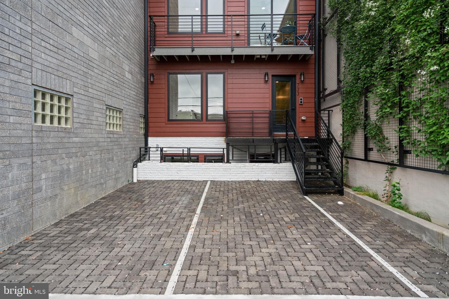 733 8th Street SE #304 photo 18