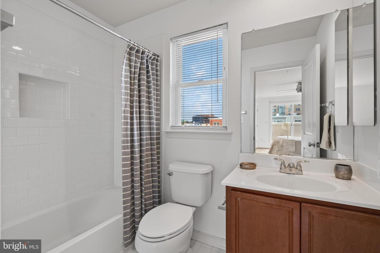 349 L Street SE photo 37