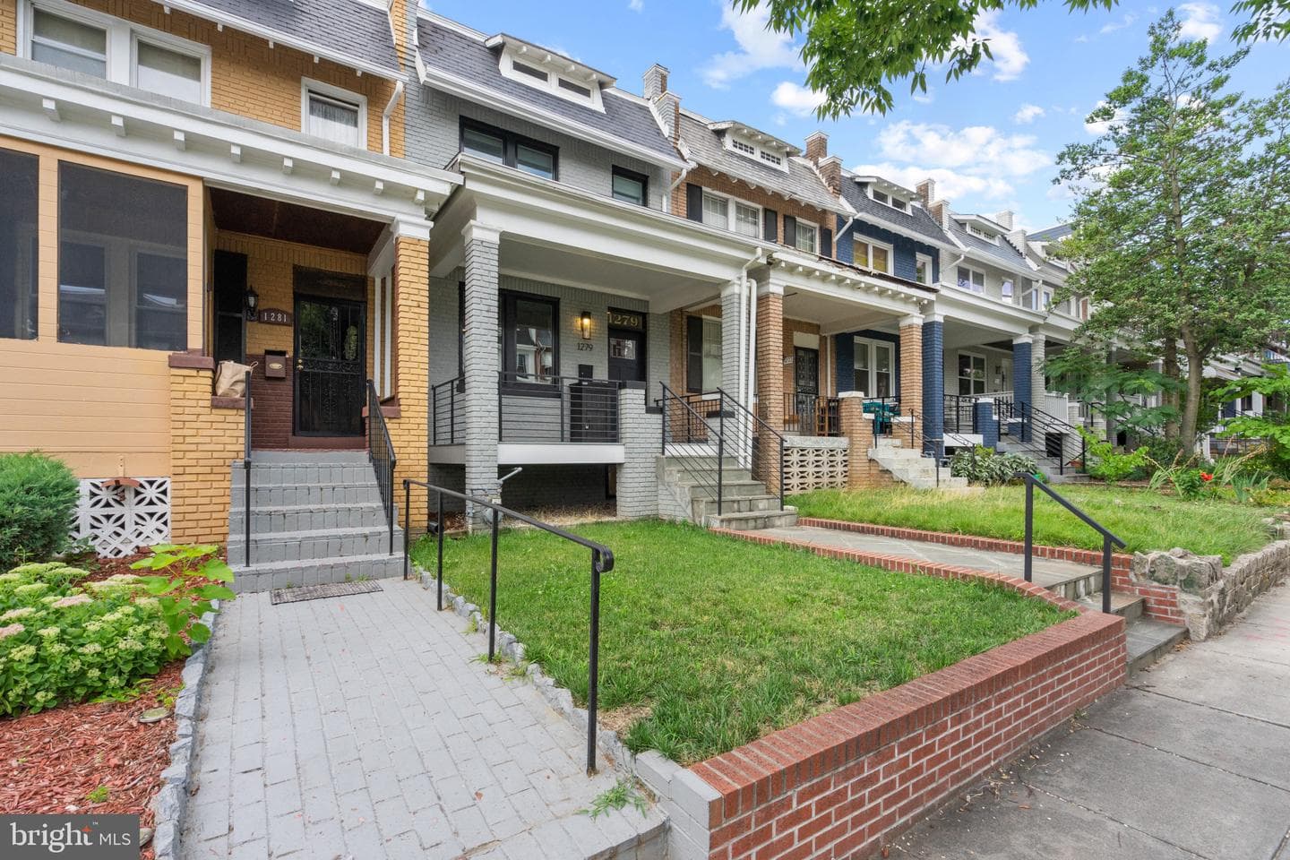 1279 Oates Street NE photo 2