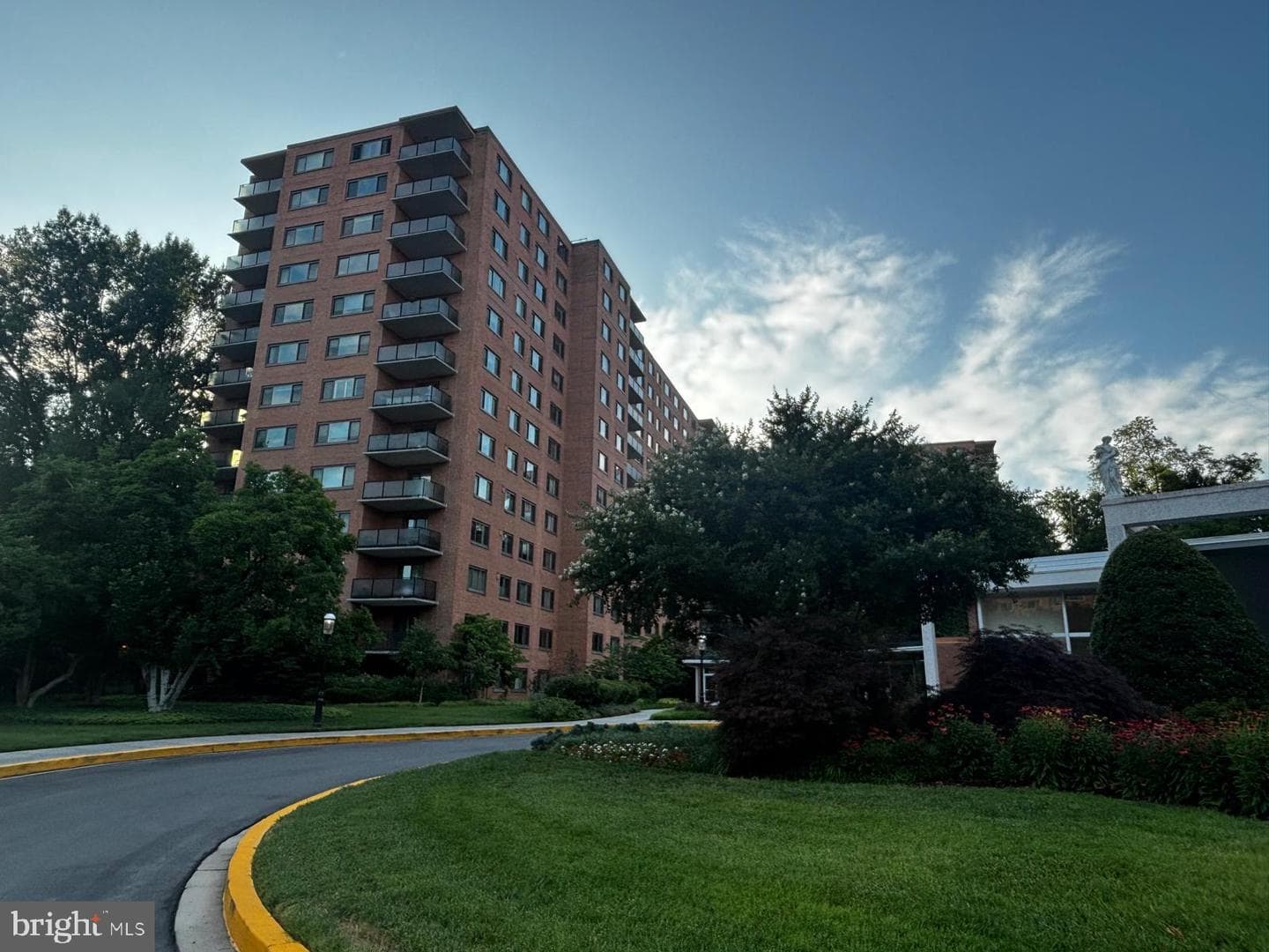 4201 Cathedral Avenue NW #513w photo 3
