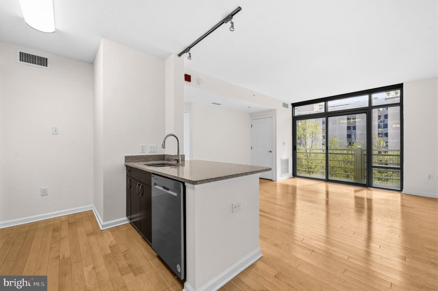 440 L Street NW #502 photo 5