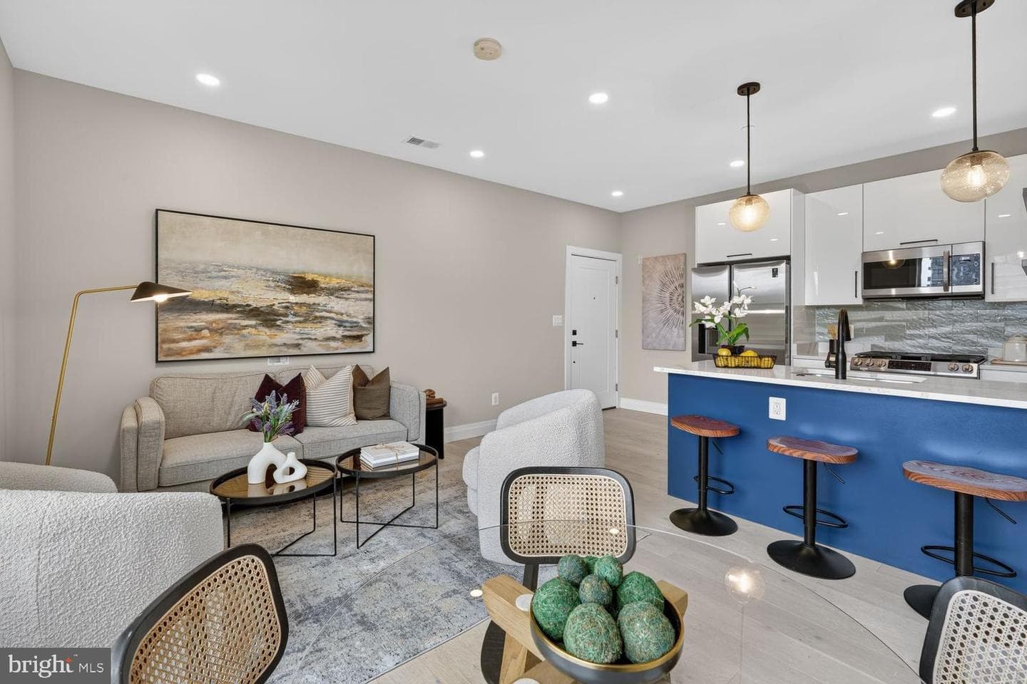 1102 Staples Street NE #301 photo 3