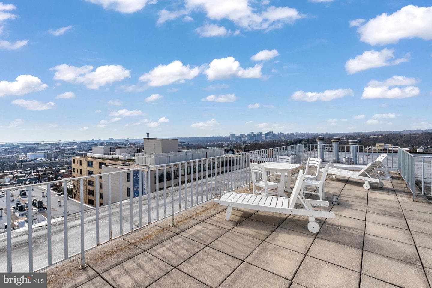 2127 California Street NW #704 photo 27