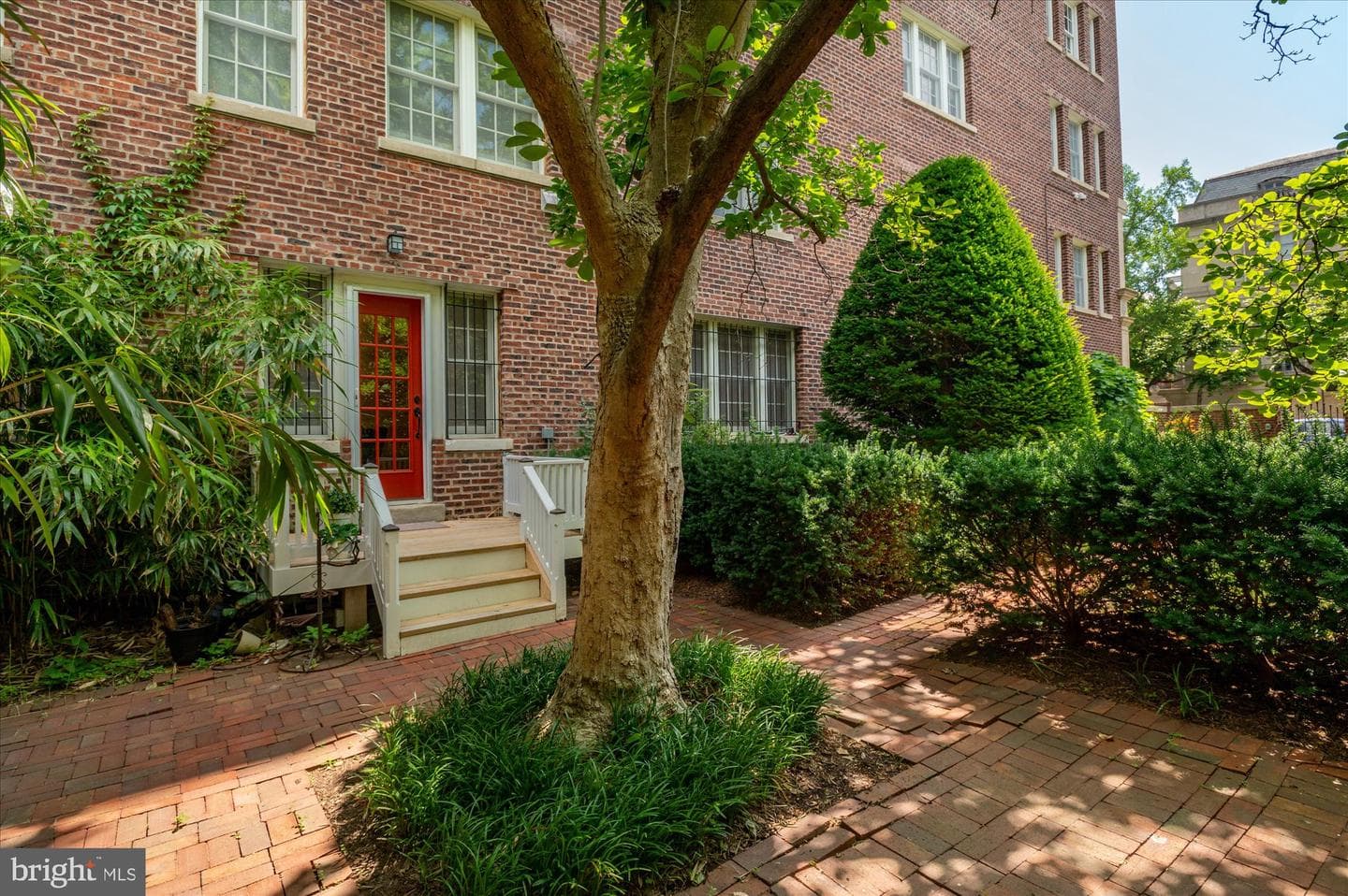 1661 Crescent Place NW #102w photo 3