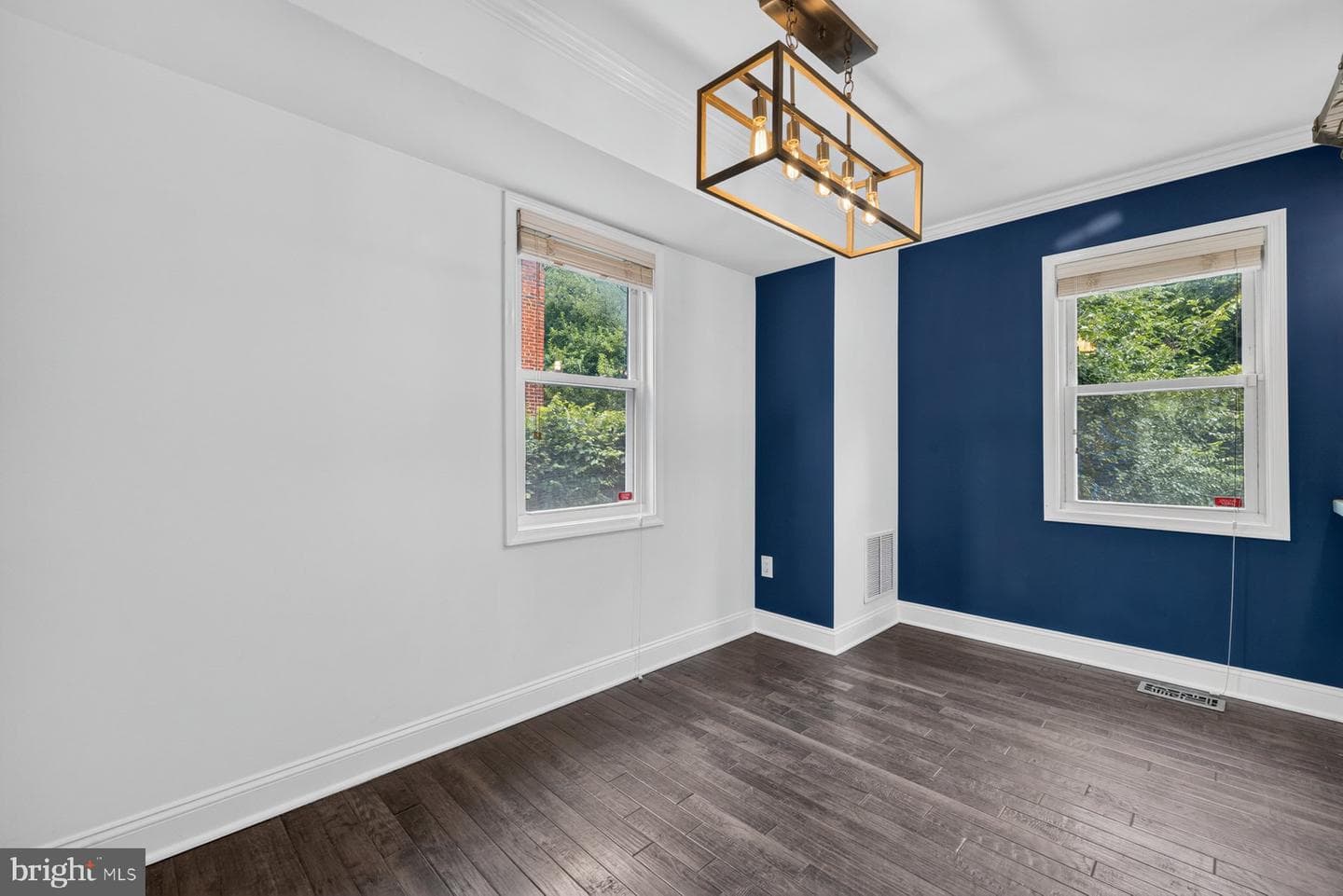 417 Burbank Street SE photo 7