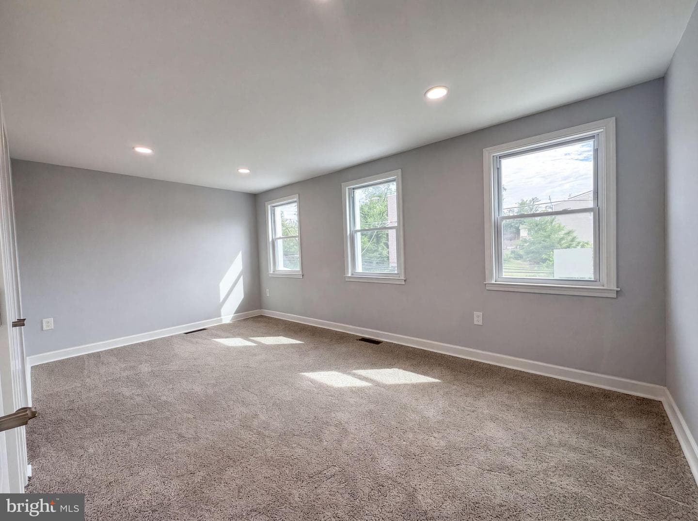 1412 Morris Road SE photo 4
