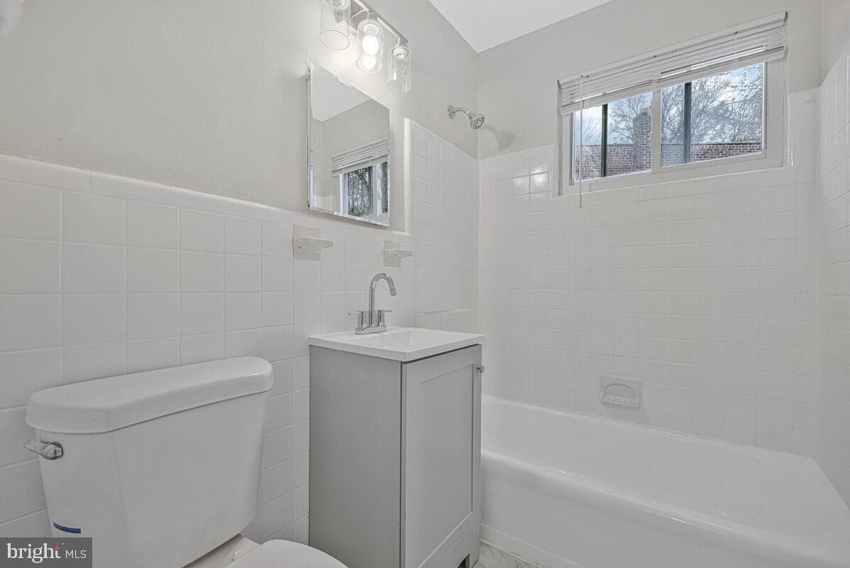 107 Joliet Street SW photo 37