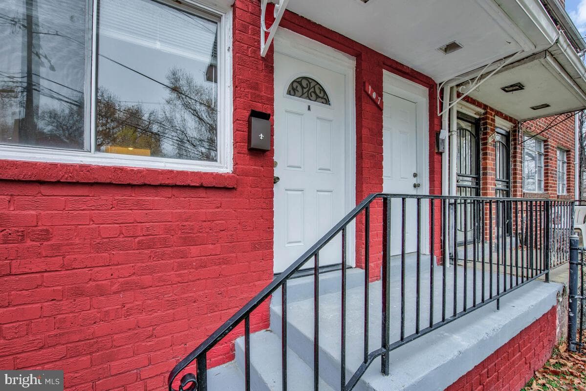 107 Joliet Street SW photo 4