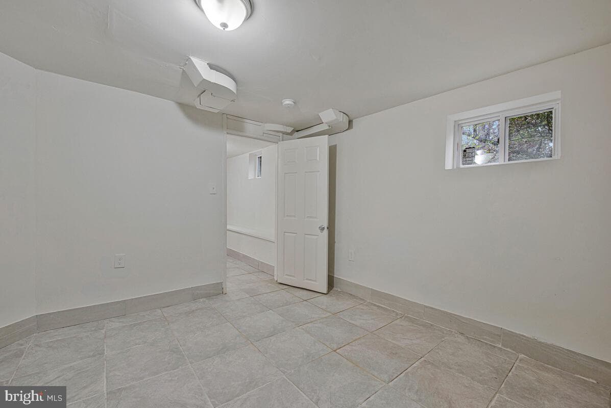 107 Joliet Street SW photo 48