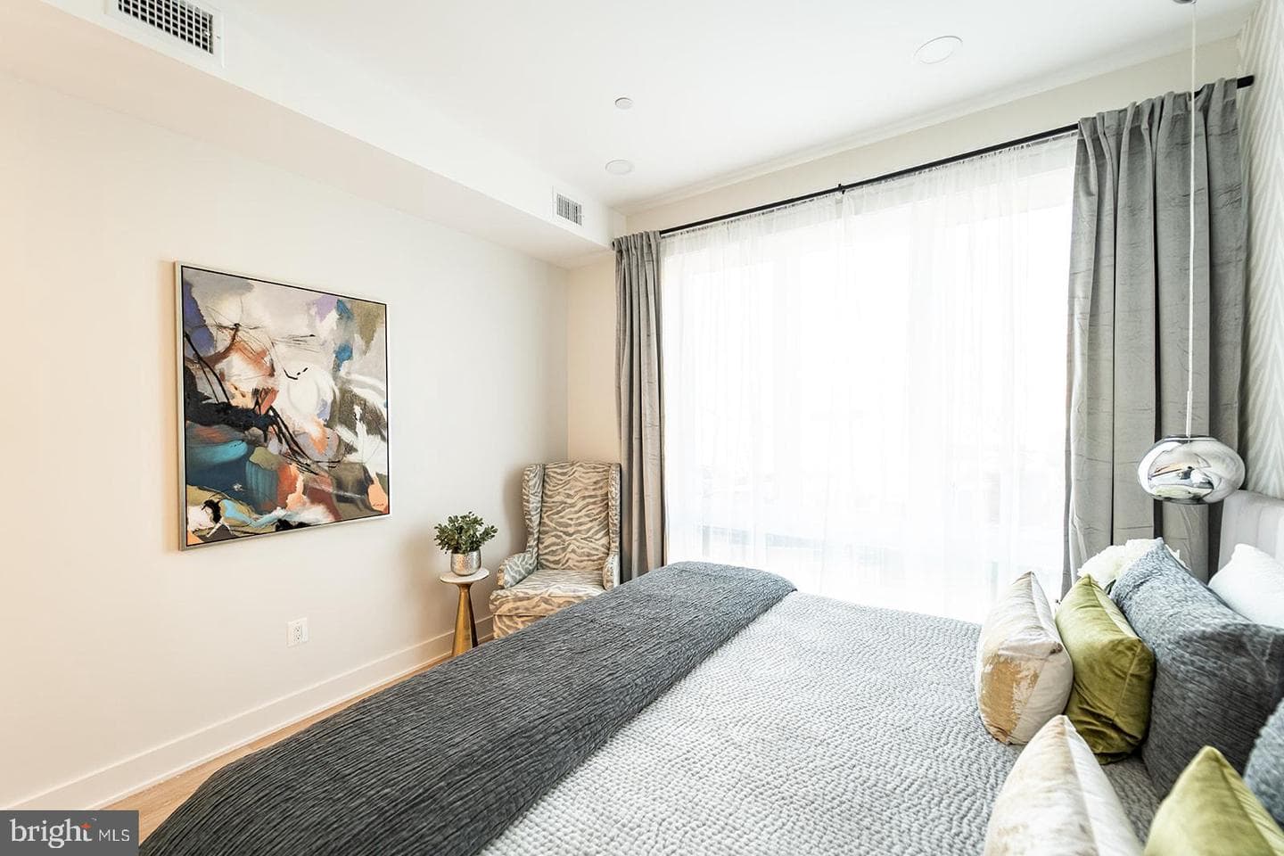 1215 Holbrook Terrace NE #1 photo 34