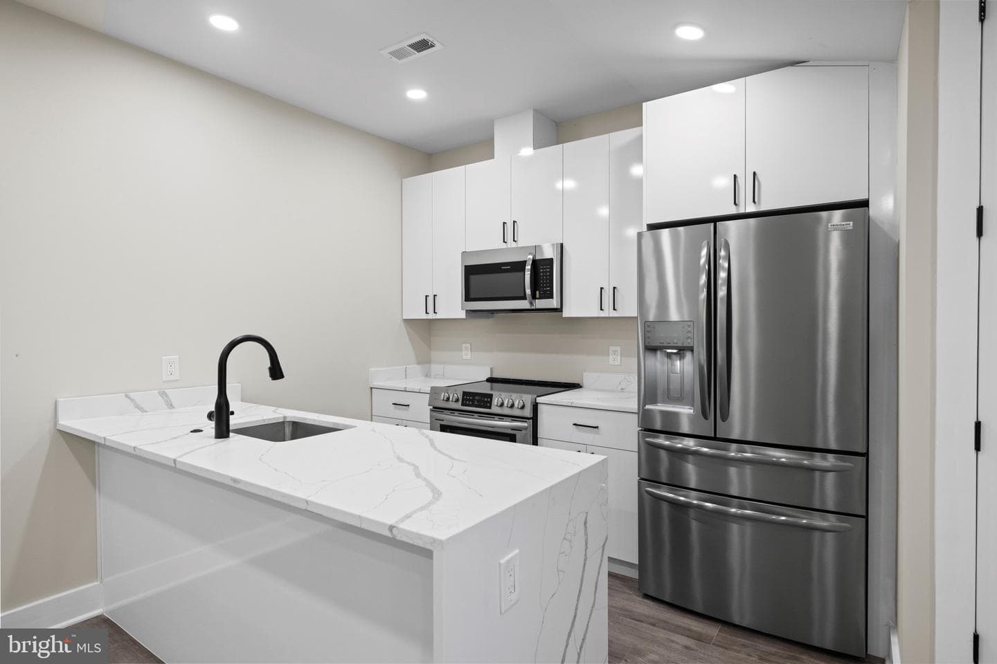 824 18th Street NE #12 photo 17