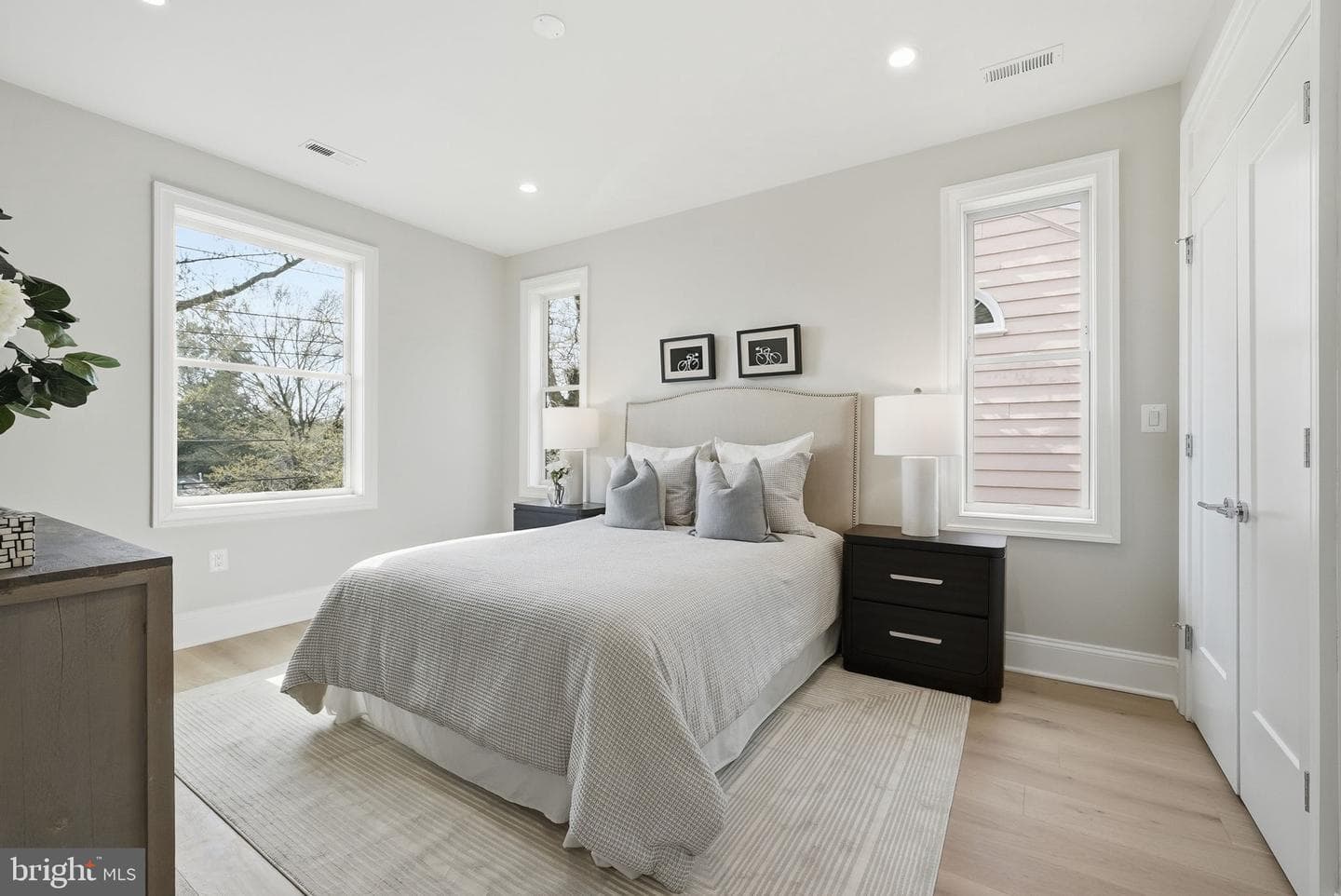 5047 Macarthur Boulevard NW photo 40