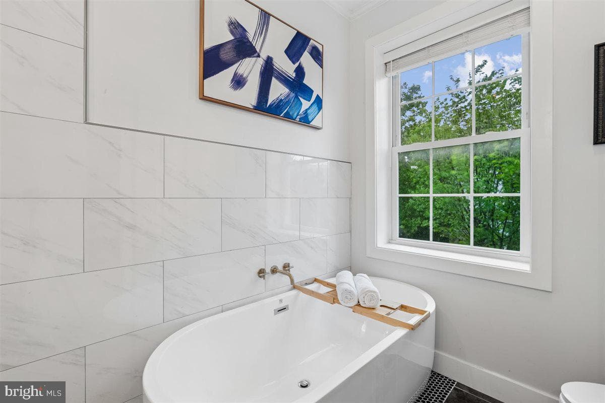 130 Adams Street NW photo 16
