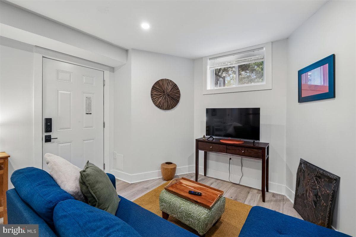 130 Adams Street NW photo 24