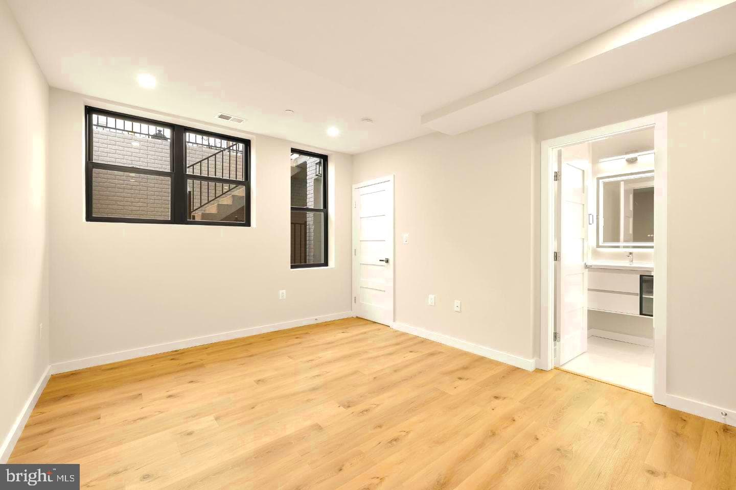 1516 Levis Street NE #1 photo 7