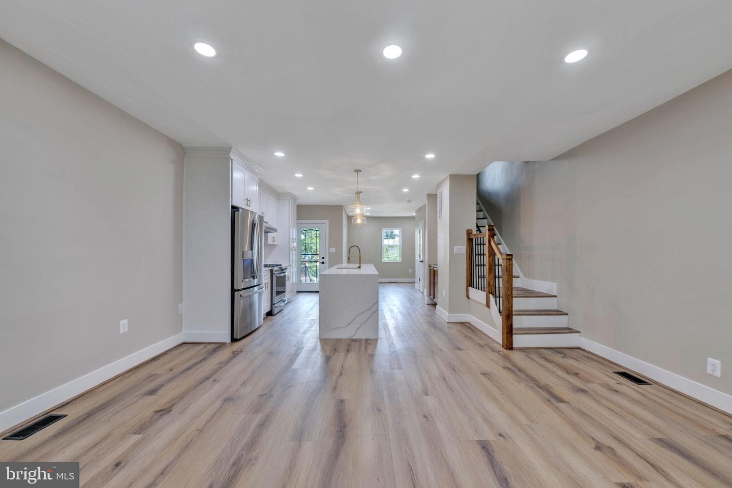 217 Jefferson Street NW photo 8