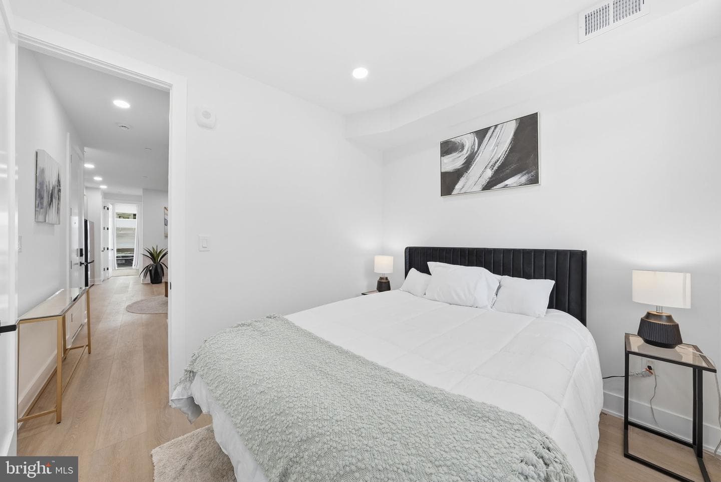 705 Quincy Street NE #4 photo 12