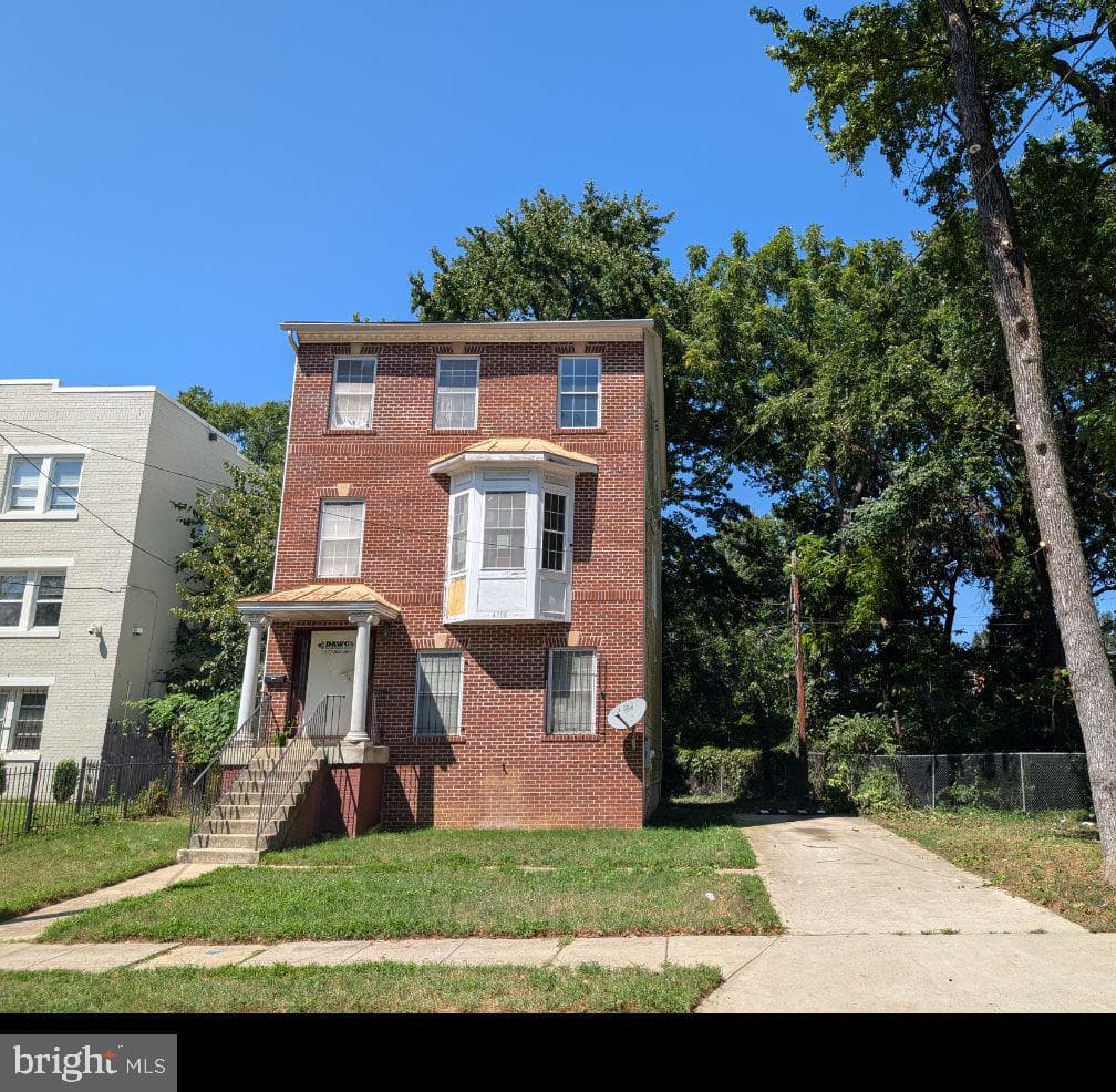 4908 Quarles Street NE photo 34