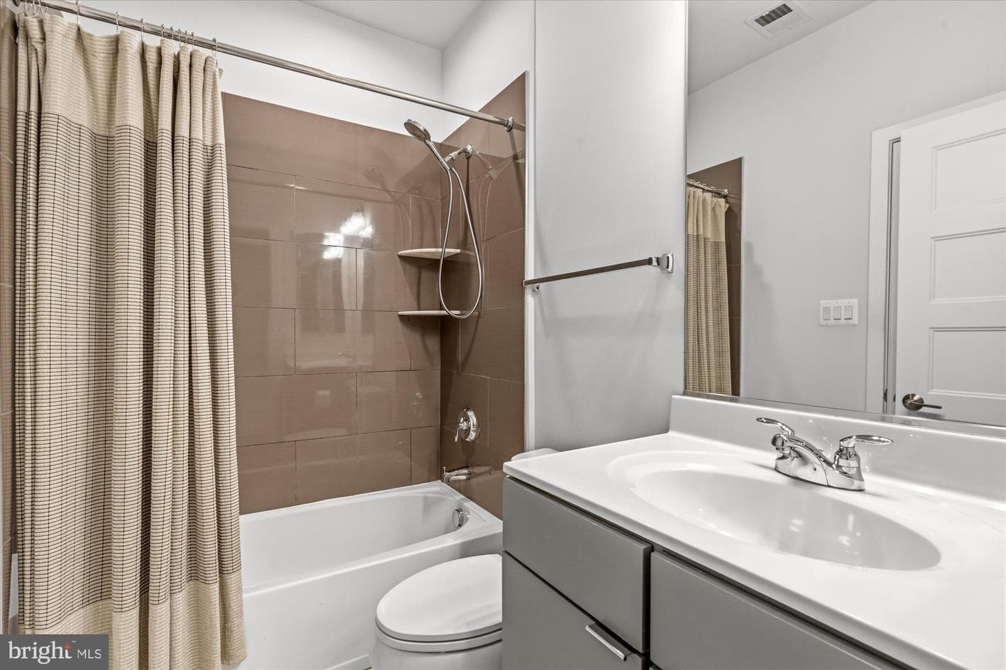 3324 7th Street NE photo 38