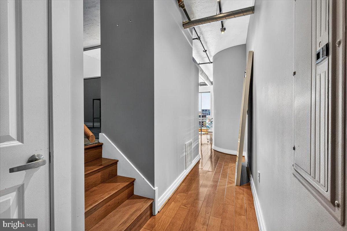 301 Massachusetts Avenue NW #902 photo 3