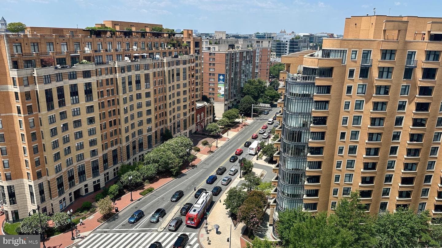 301 Massachusetts Avenue NW #902 photo 45
