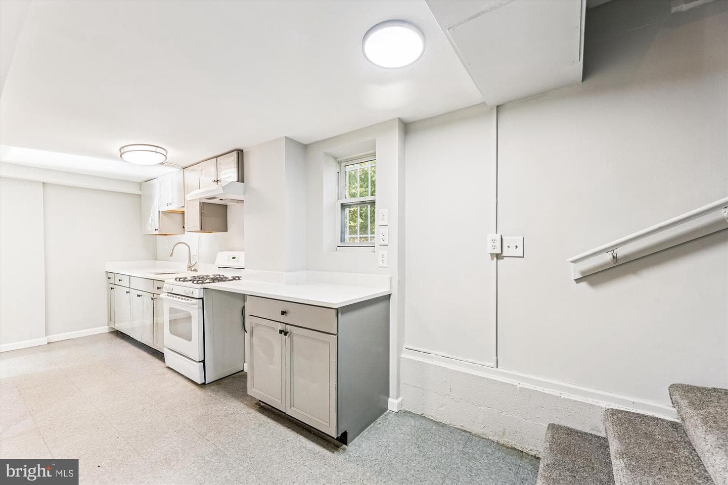 4225 Meade Street NE photo 30