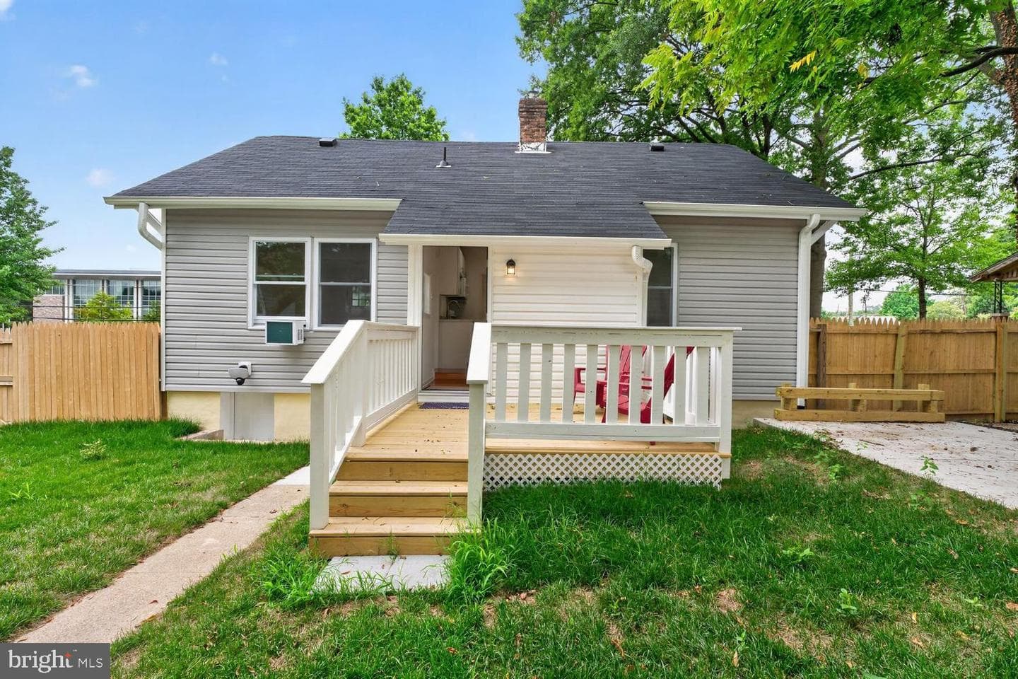 1004 Shepherd Street NE photo 30