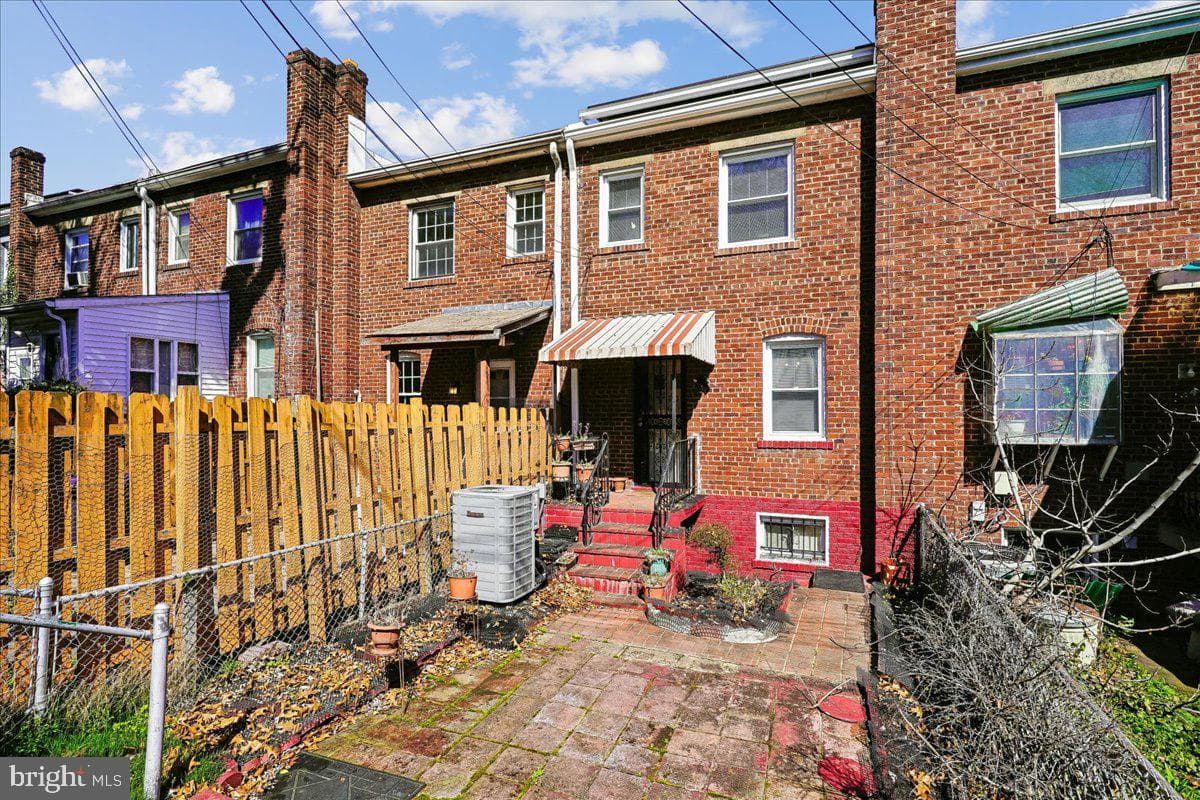 1441 Bangor Street SE photo 24