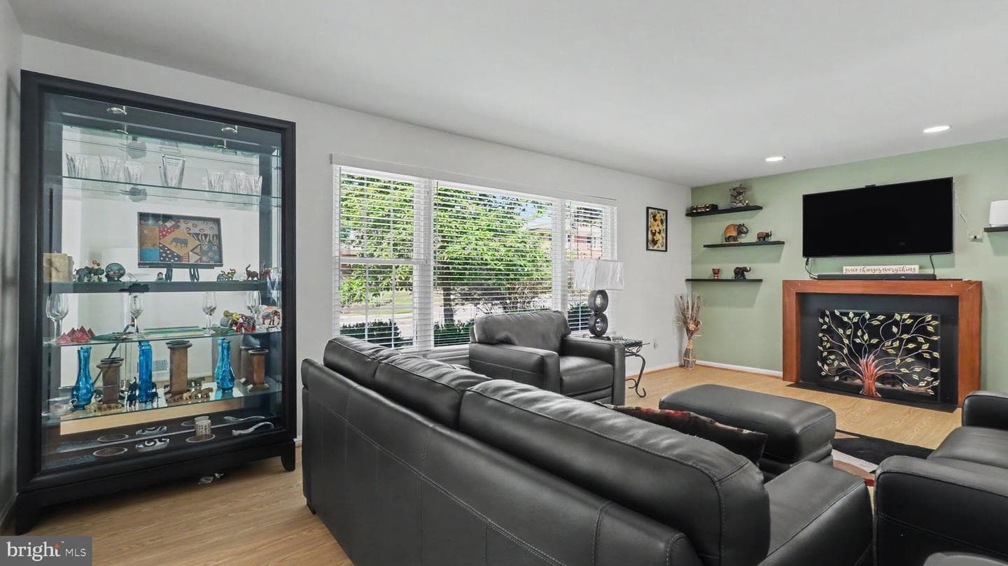 1905 Tulip Street NW photo 10