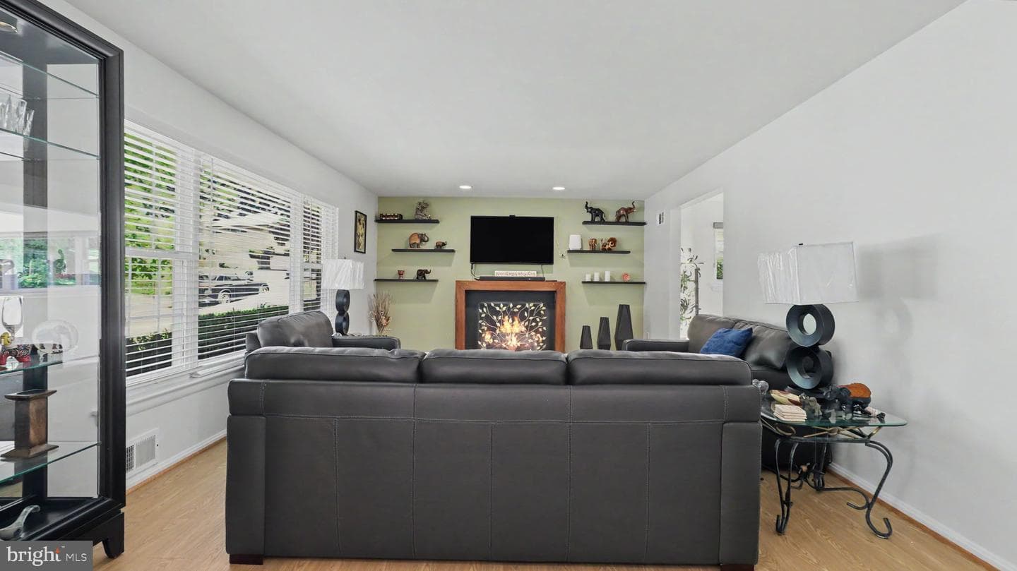 1905 Tulip Street NW photo 11