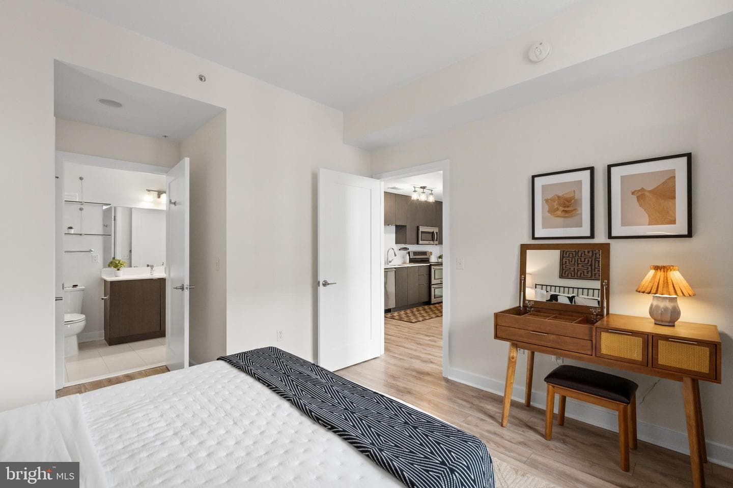 460 New York NW #802 photo 7