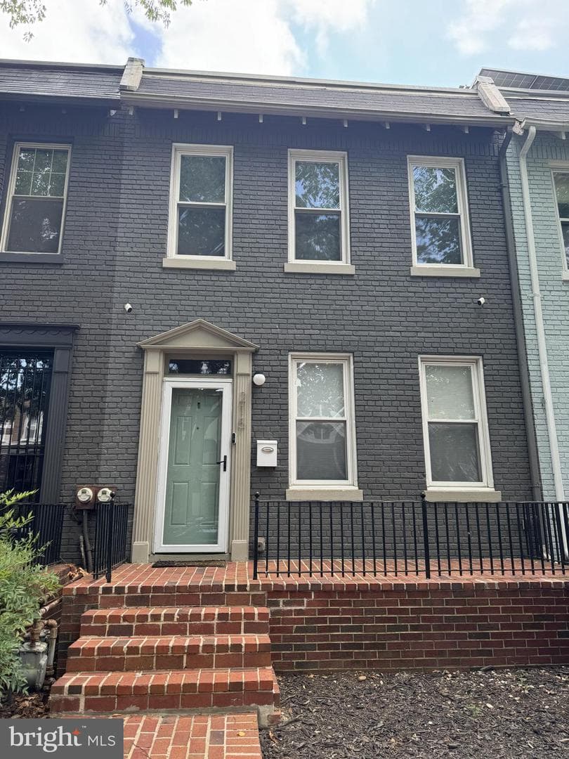 215 15th Street NE, Washington
