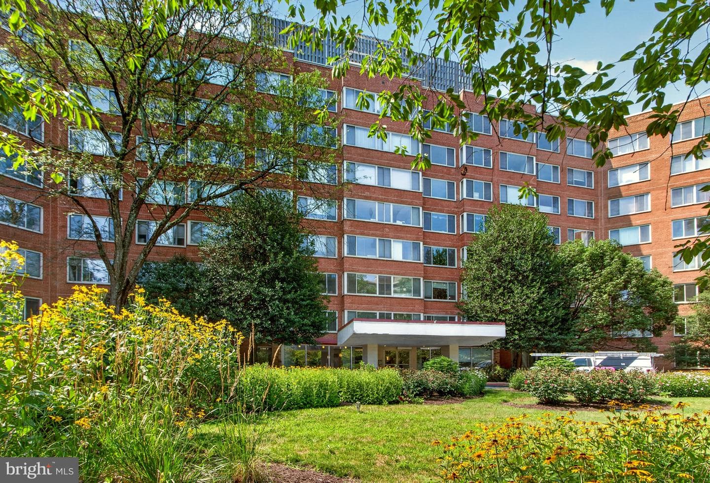 4000 Tunlaw Road NW #705 photo 26