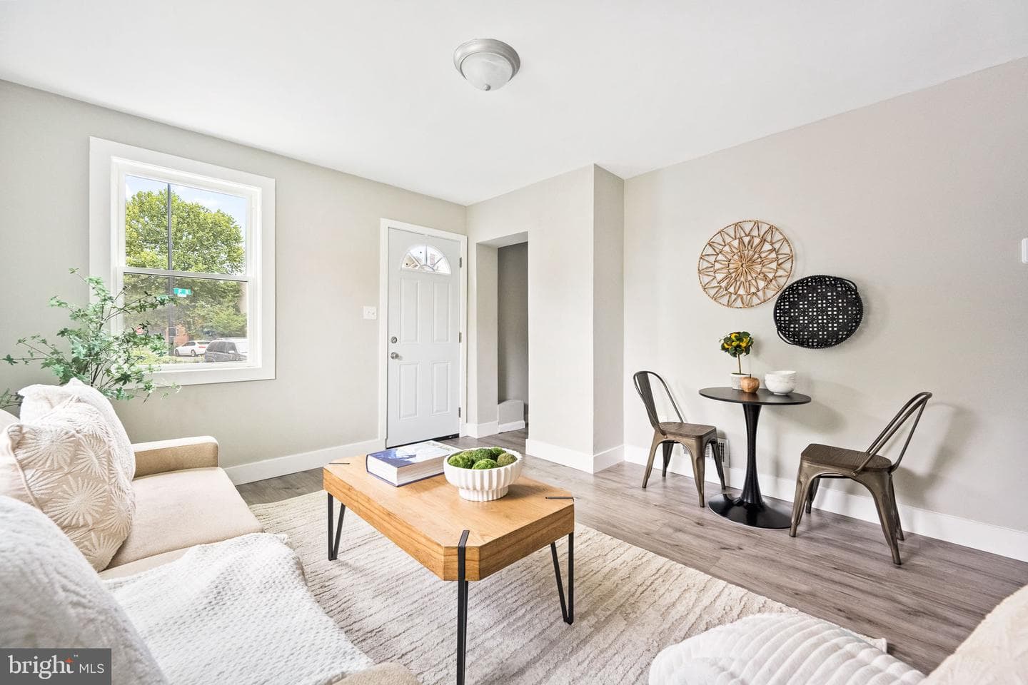 1658 F Street NE photo 3