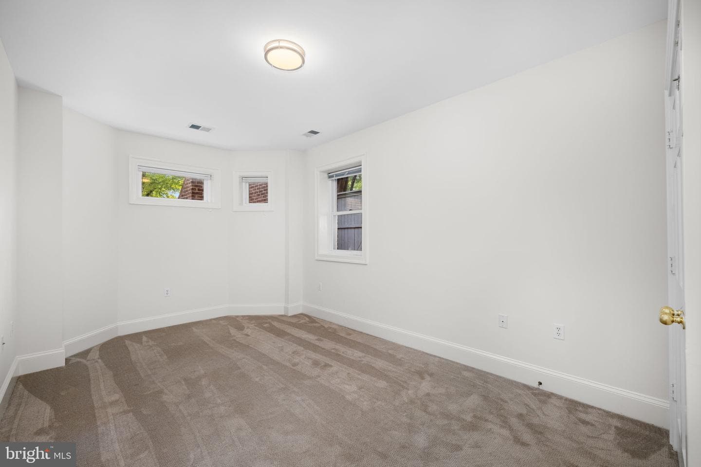 4561 Macarthur Boulevard NW photo 30