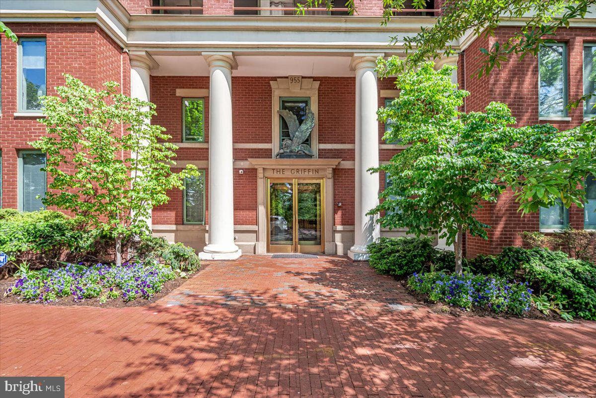 955 26th Street NW #409 photo 31