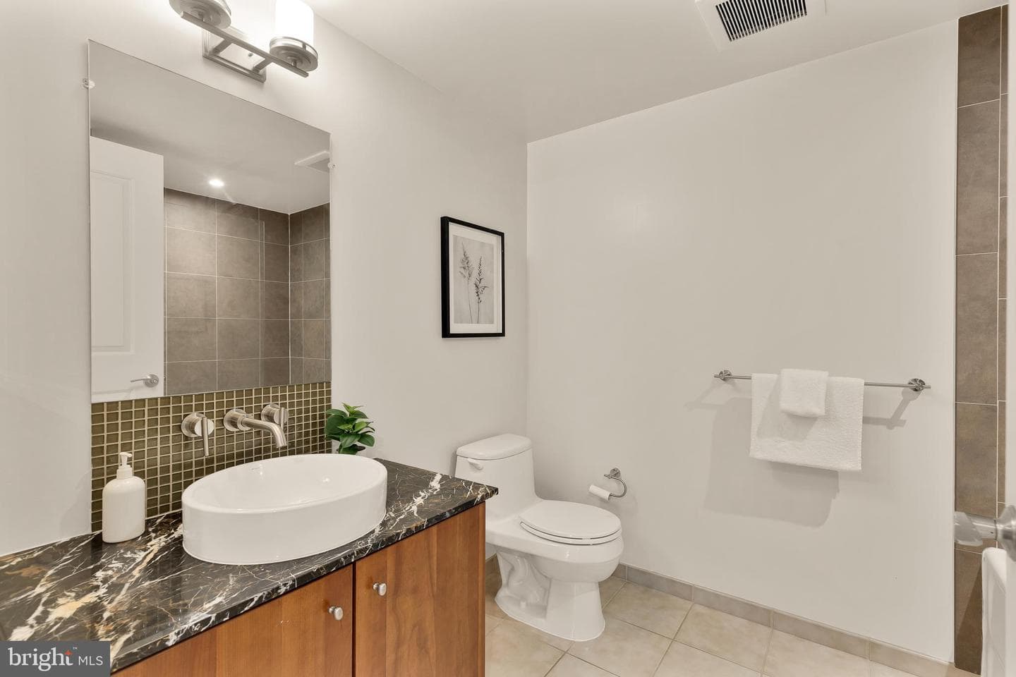 1025 1st Street SE #406 photo 23